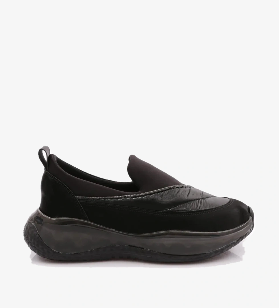 Dgn P3 Kadin Taş Şeritli Spor Ayakkabi model görseli