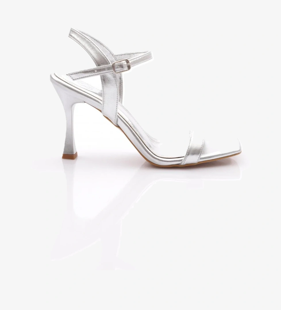 Dgn 4003 Kadin Kurdela Deseni Topuklu Ayakkabi model görseli