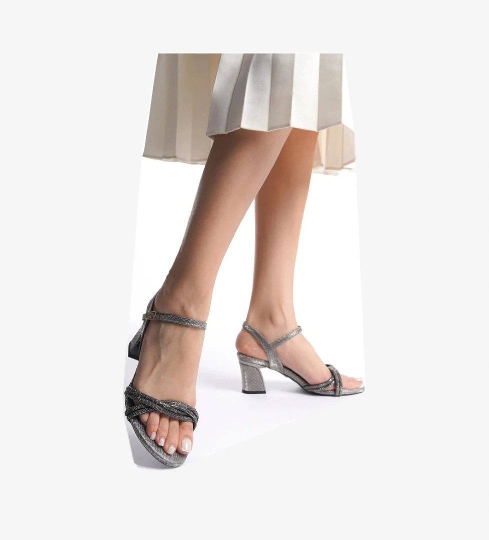 Burgu Taş Detaylı Topuklu Kadın Abiye Ayakkabı - Görsel 1