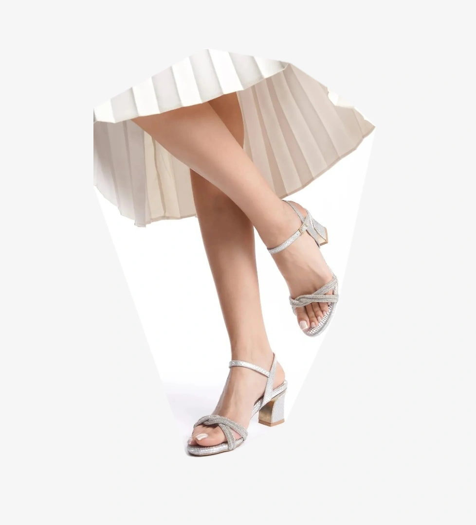 Burgu Taş Detaylı Topuklu Kadın Abiye Ayakkabı