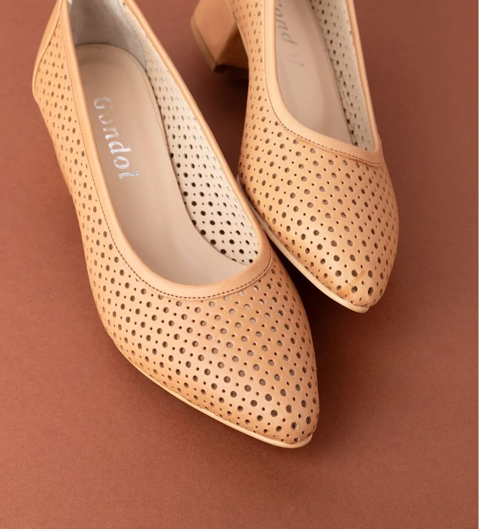 Gondol Kundura Gondol Hakiki Deri Yazlık Delikli Klasik Topuklu Ayakkabı Şhn.1047 model görseli