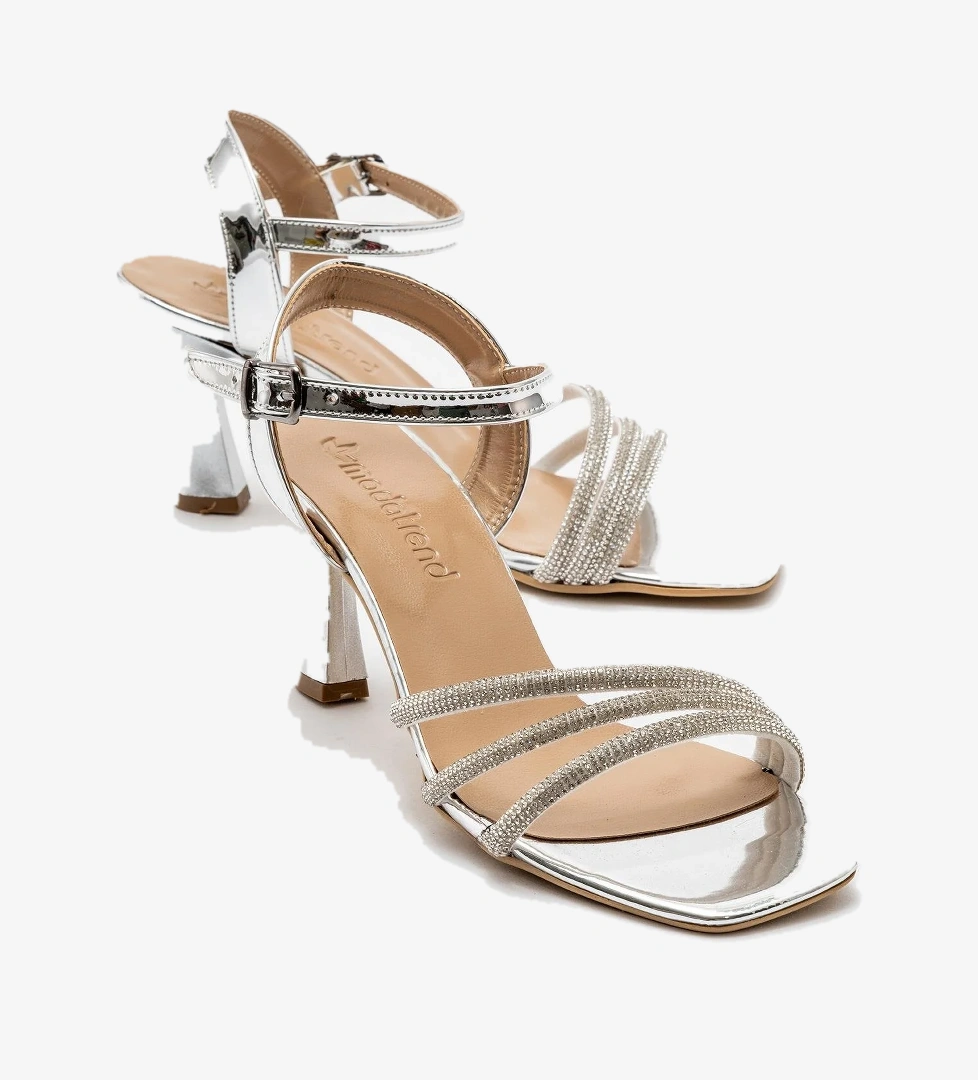 Ccway Kadın Küt Burunlu Gümüş model görseli