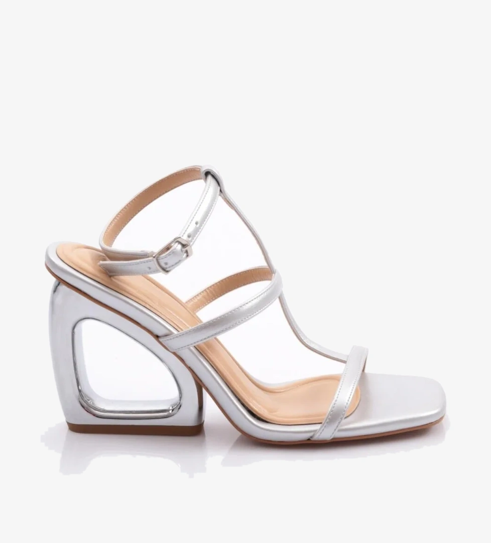 Dgn 2441 Kadin Topuğu Delikli Abiye Ayakkabi model görseli