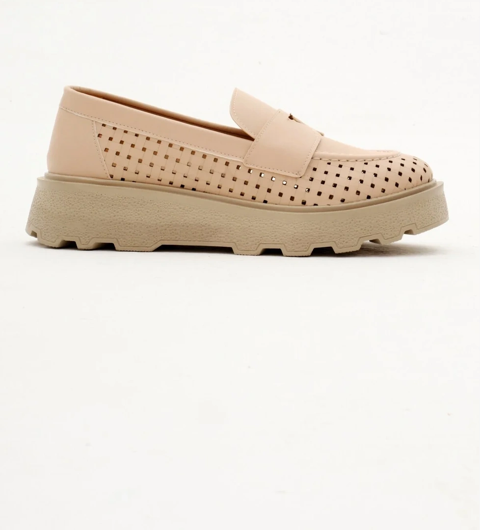 Kadın Ten Rahat Kalıp Kalın Poli Taban Şerit Desenli Loafer