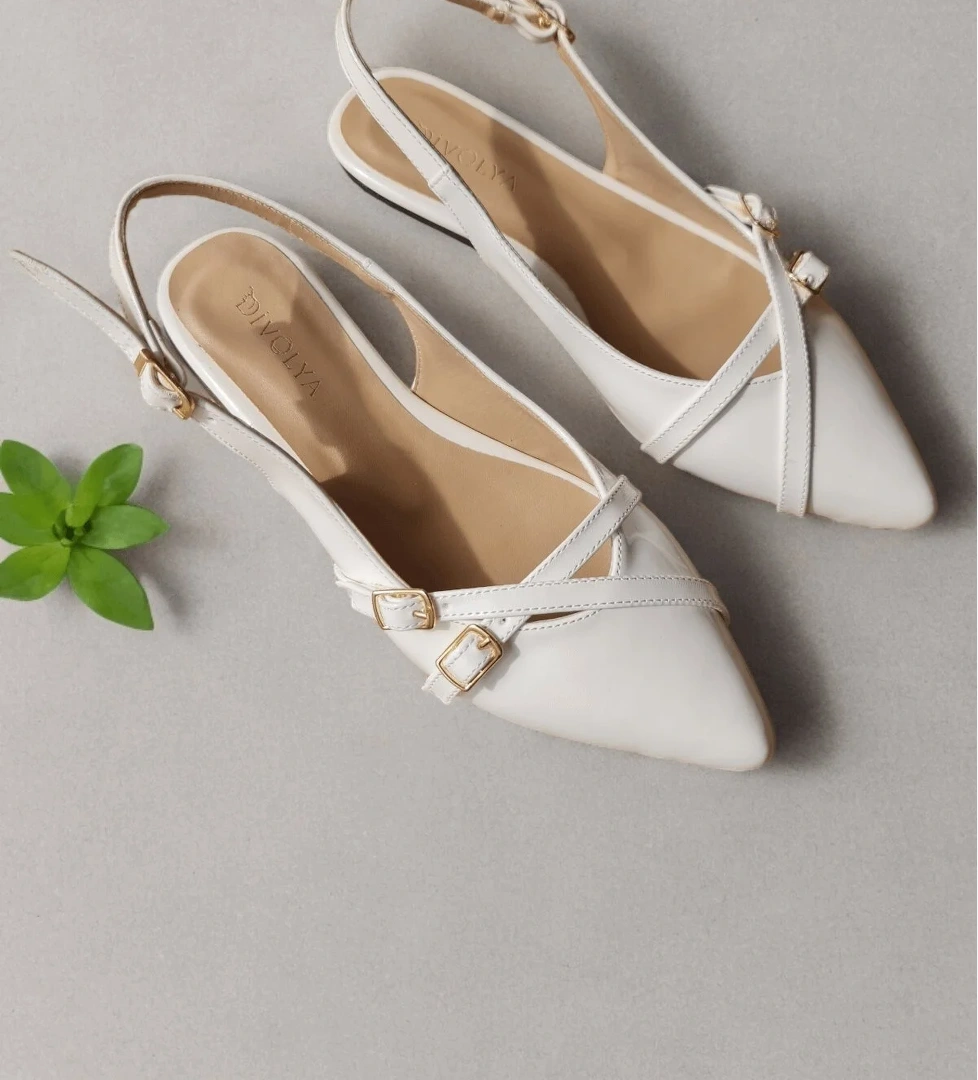 Pably Beyaz Rugan ( 2 cm Topuklu ) Sivri Burun Ayakkabı