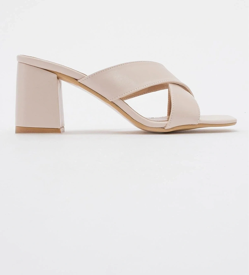 Çapraz Bantlı Topuklu Terlik TEN CİLT