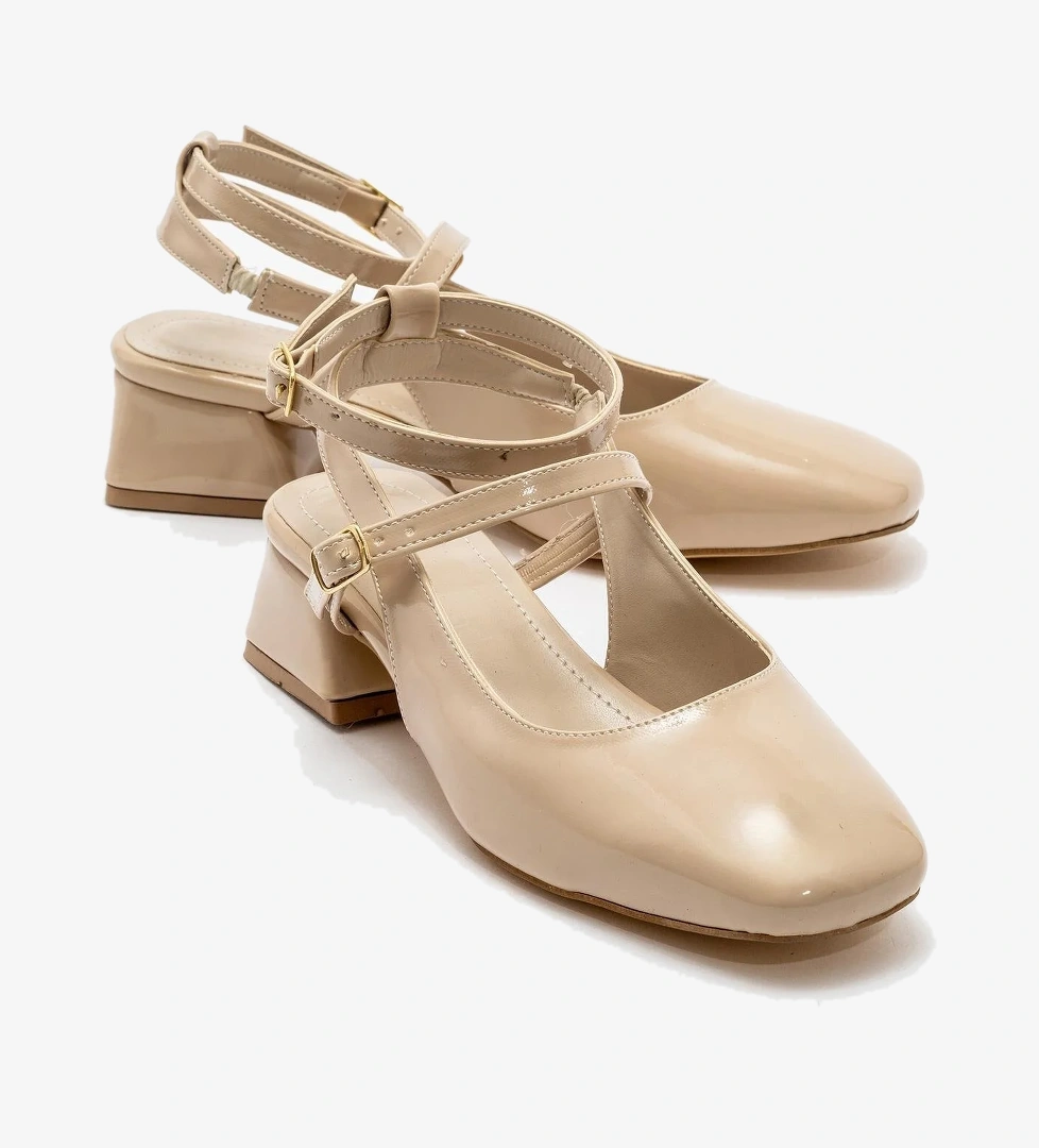 Ccway Kadın Çift Bağlı Topuklu Sandalet TEN RUGAN model görseli