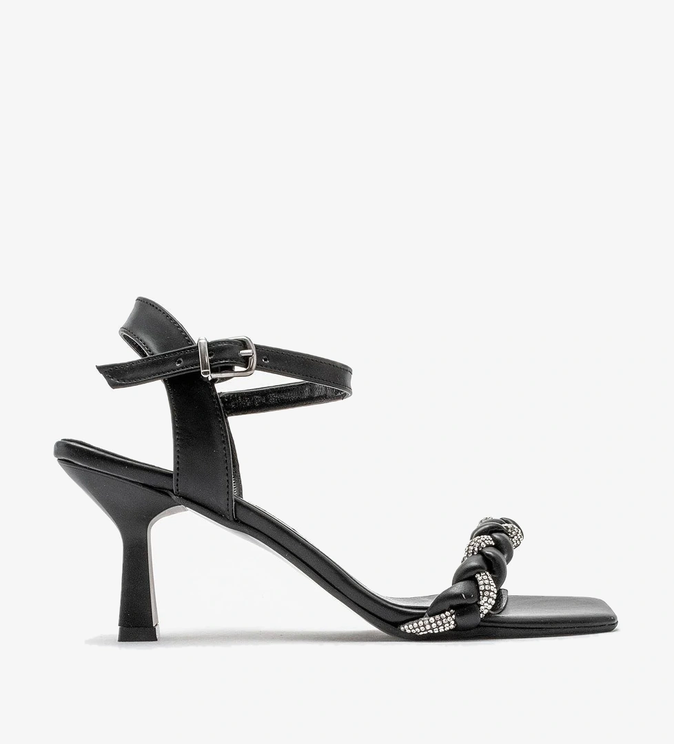 Kadın Küt Burunlu SİYAH CİLT