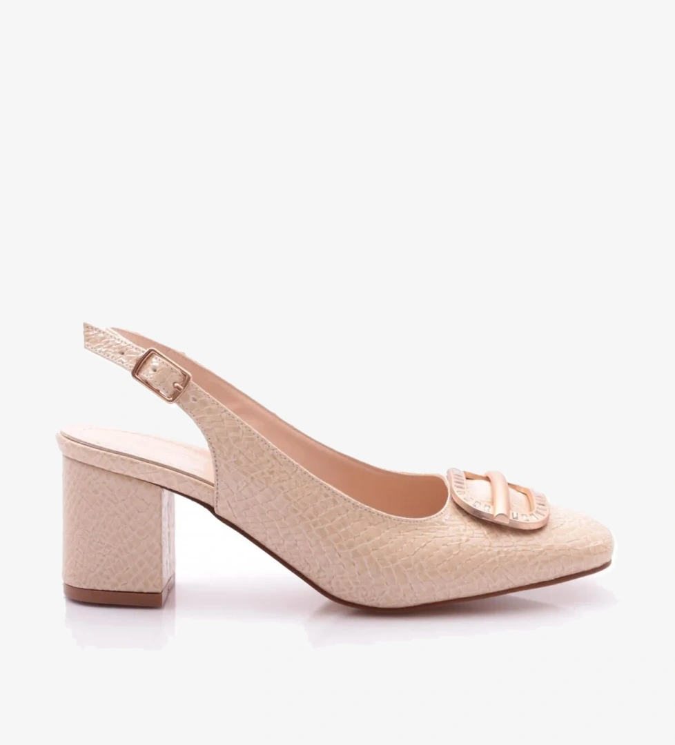 K661 Kadin Arkasi Açik Metal Aksesuarli Topuklu Ayakkabi