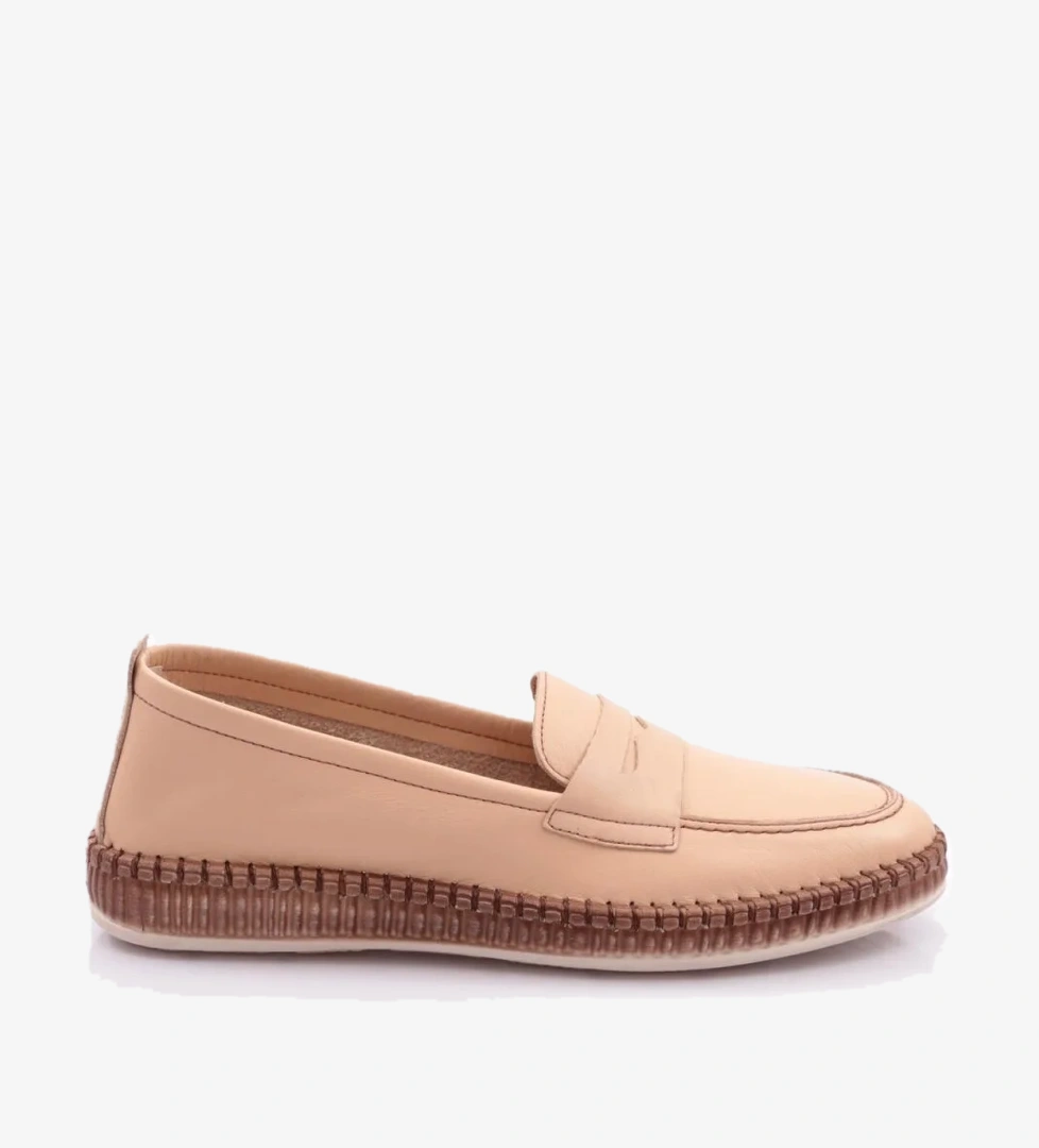 Dgn P52 Kadin Loafer model görseli