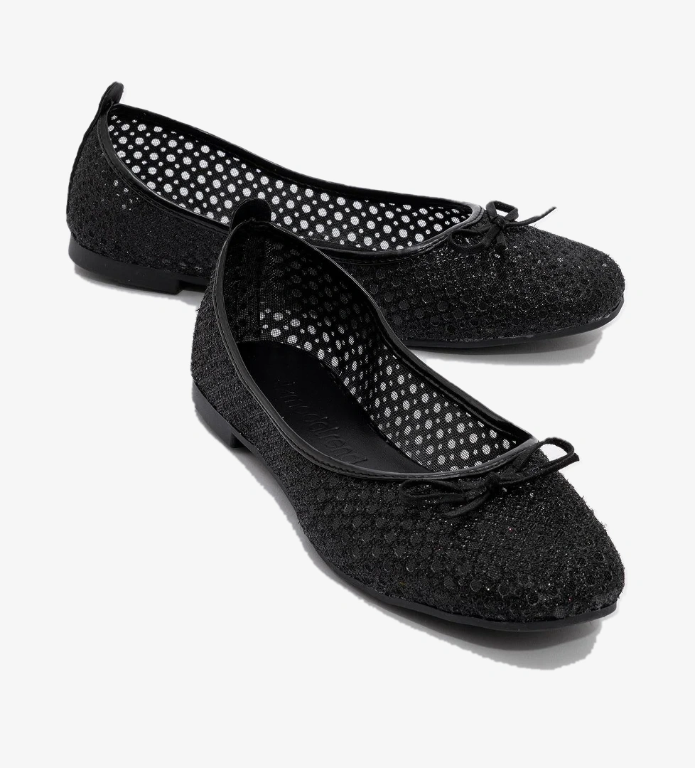 Ccway Kadın Fileli Küt Burunlu Ayakkabı model görseli