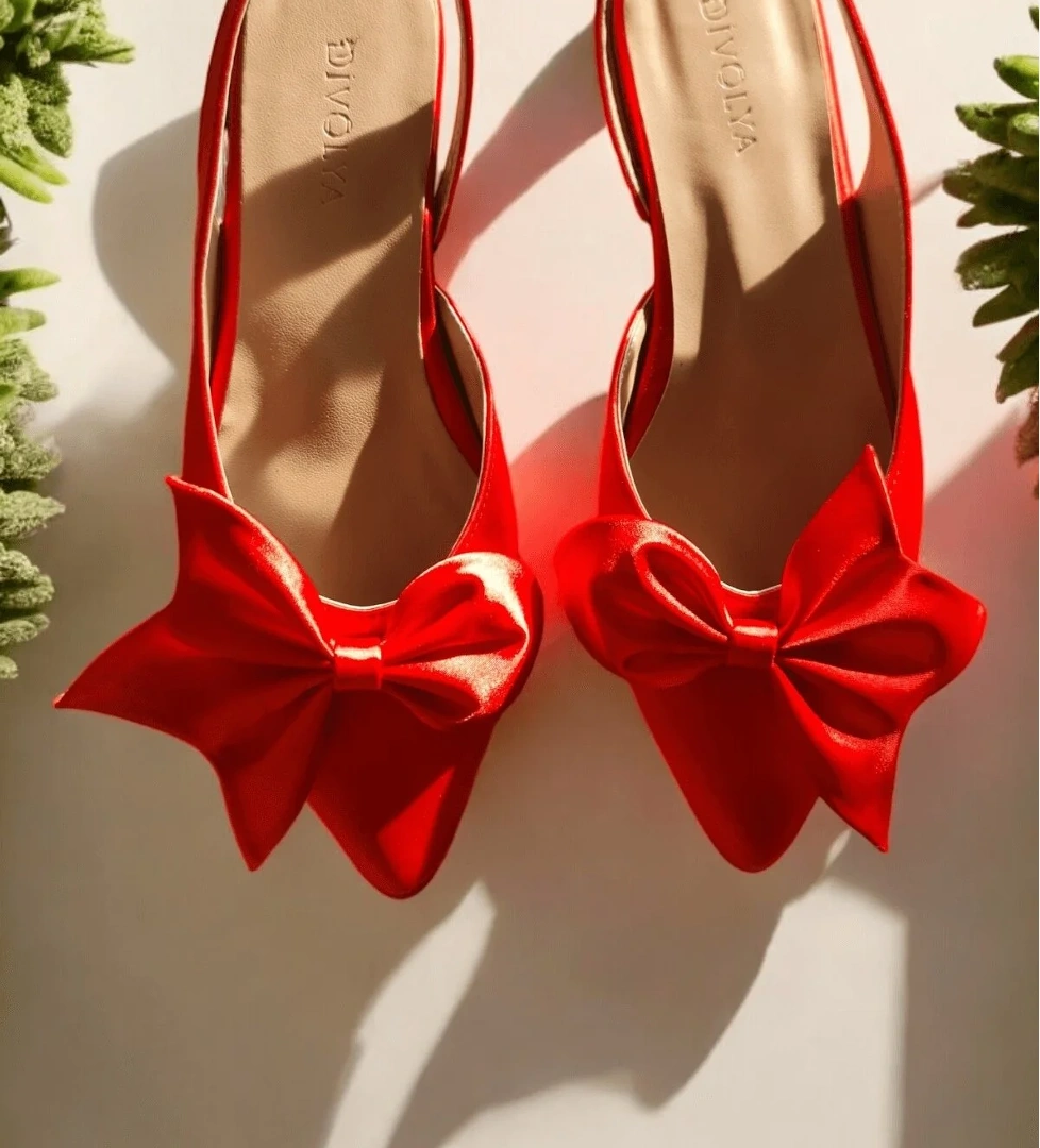 Vina Kırmızı Fiyonklu Saten (2 cm Topuklu) Bilekten Bantlı Sivri Burun Günlük Babet