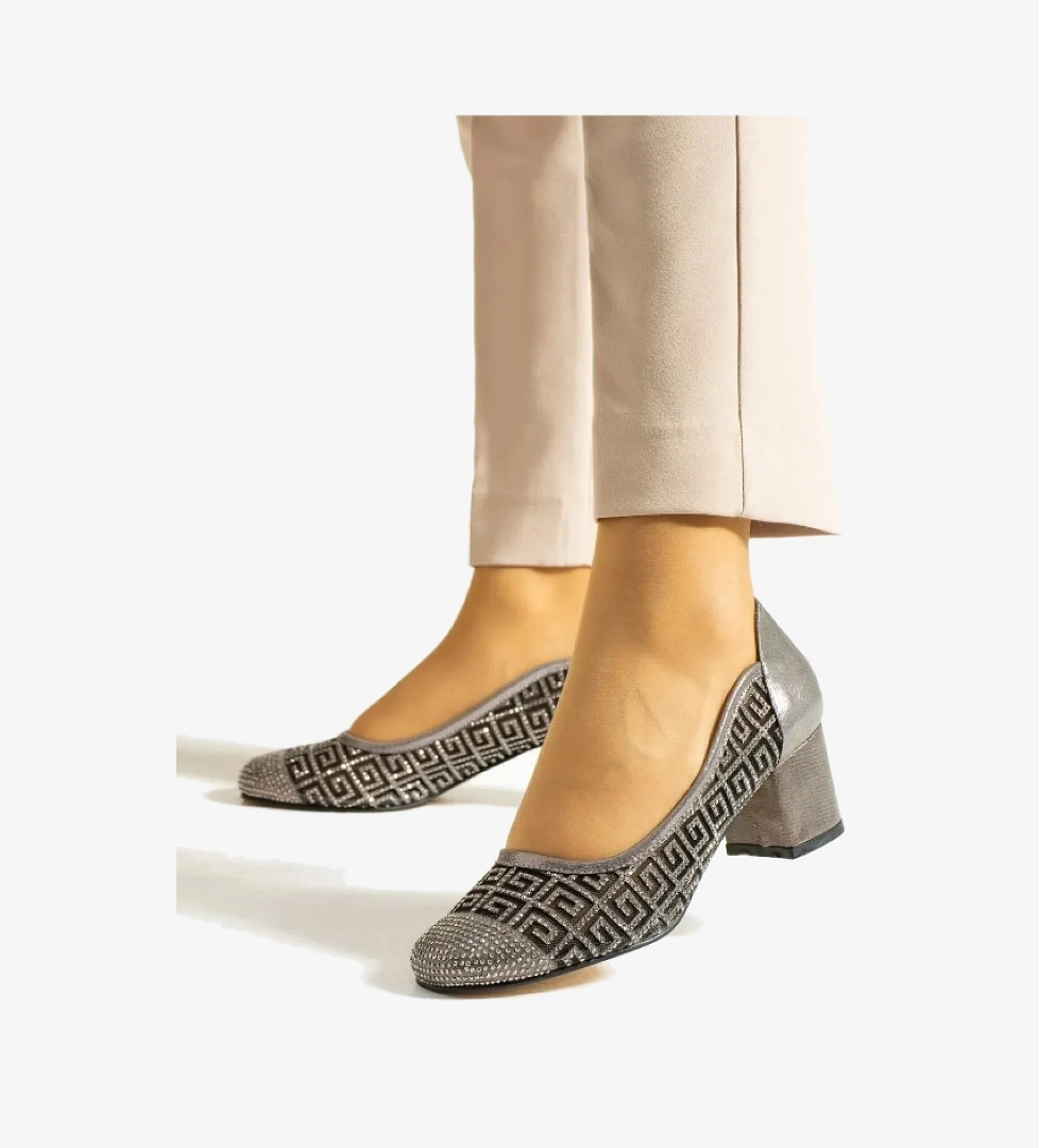 Lazer Detaylı Kadın Klasik Topuklu Ayakkabı