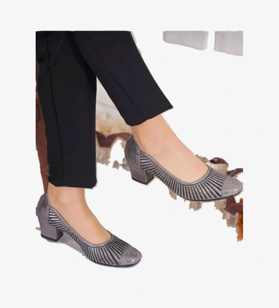 Lazer Detaylı Taşlı Kadın Klasik Topuklu Ayakkabı