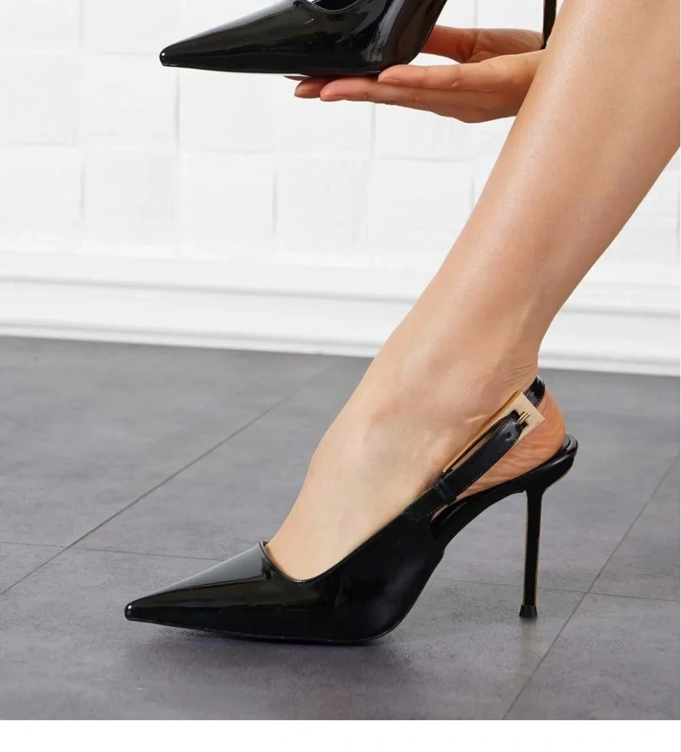 Feles Toka Detaylı Topuklu Kadın Stiletto Ayakkabı model görseli