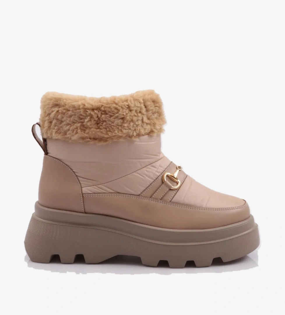 4250 Kadin Sivri Burun Metal Burgu Bantli İnce Topuklu Bot