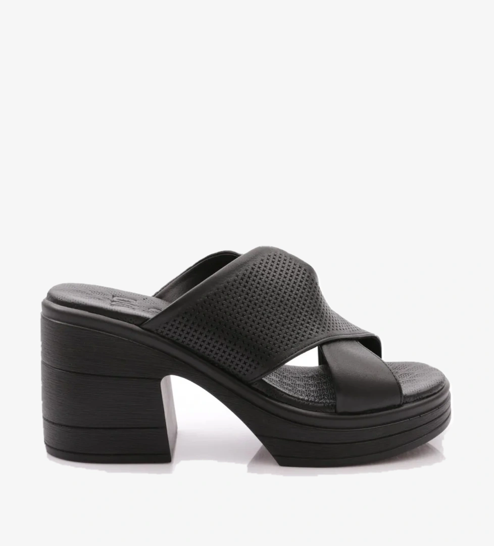 1006 Kadin Çapraz Şeritli Topuklu Terlik