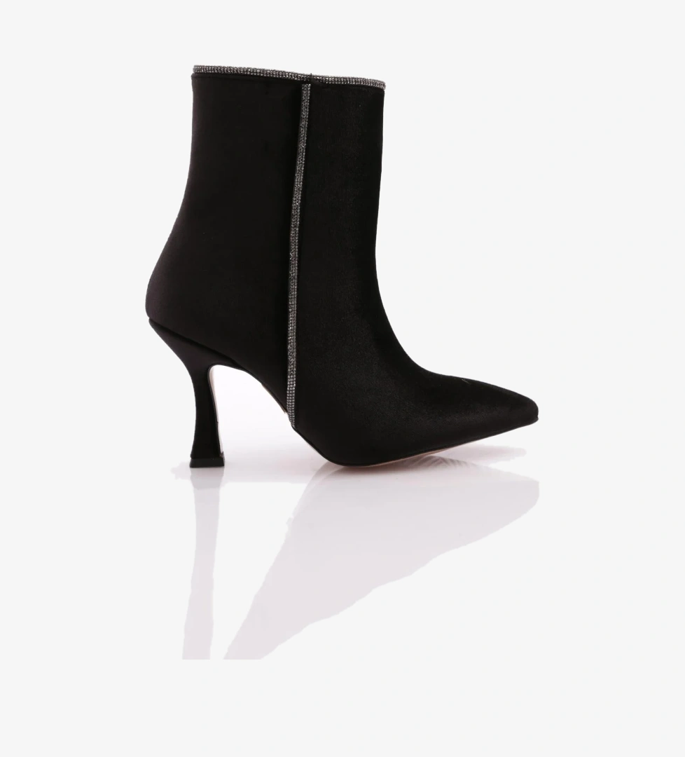 Dgn 215 Kadin Topuklu Bot model görseli