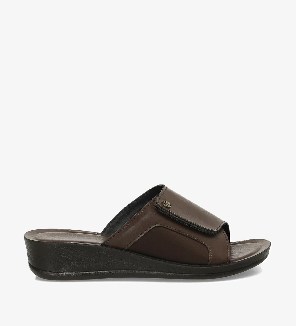 607032.Z4PR Kahverengi Kadın Dolgu Topuk Terlik - Görsel 1