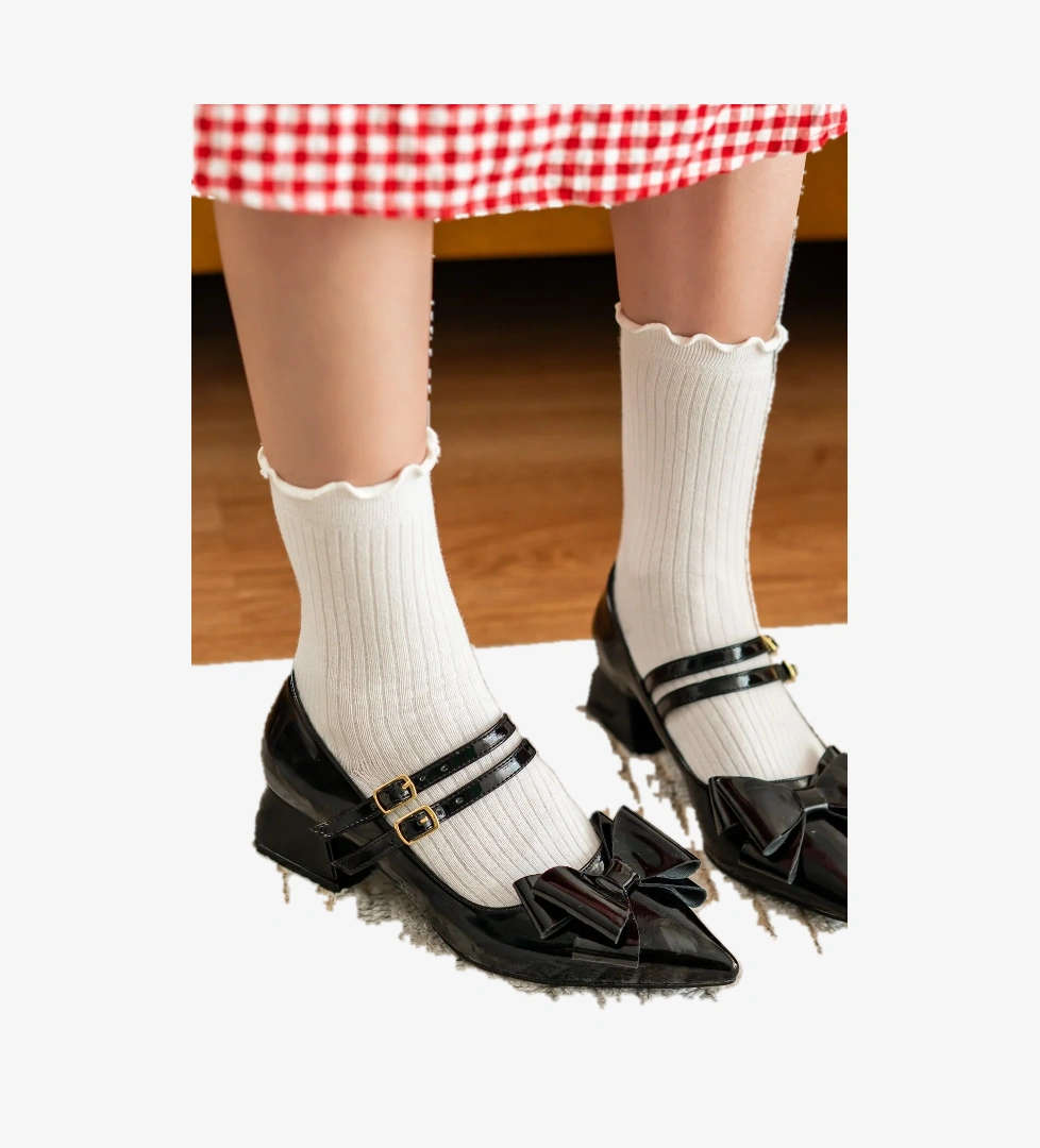 Plump Siyah Rugan Fiyonklu (4 cm) Sivri Burun Topuklu Ayakkabı