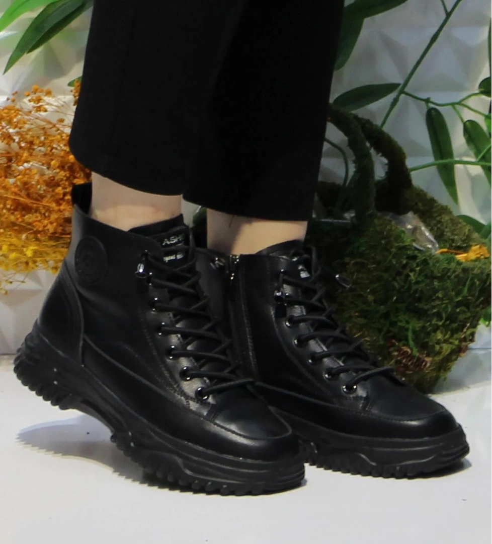 Guja 24K310-13 Siyah Orijinal Ürün Yumuşak Esnek Kaymaz Taban Kadın Bot model görseli