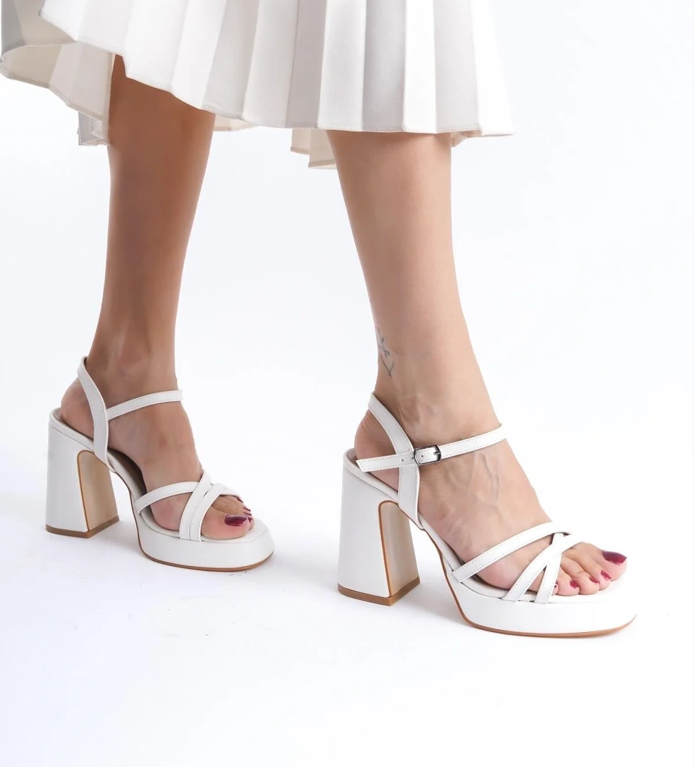 Olga Beyaz Mat Yüksek Kalın Platform Topuklu Ayakkabı