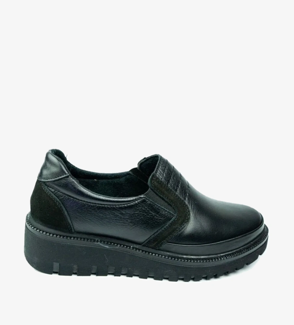 Voyager Bağsız Dolgu Taban Rahat Siyah Deri Kadın Ayakkabı 9920 model görseli