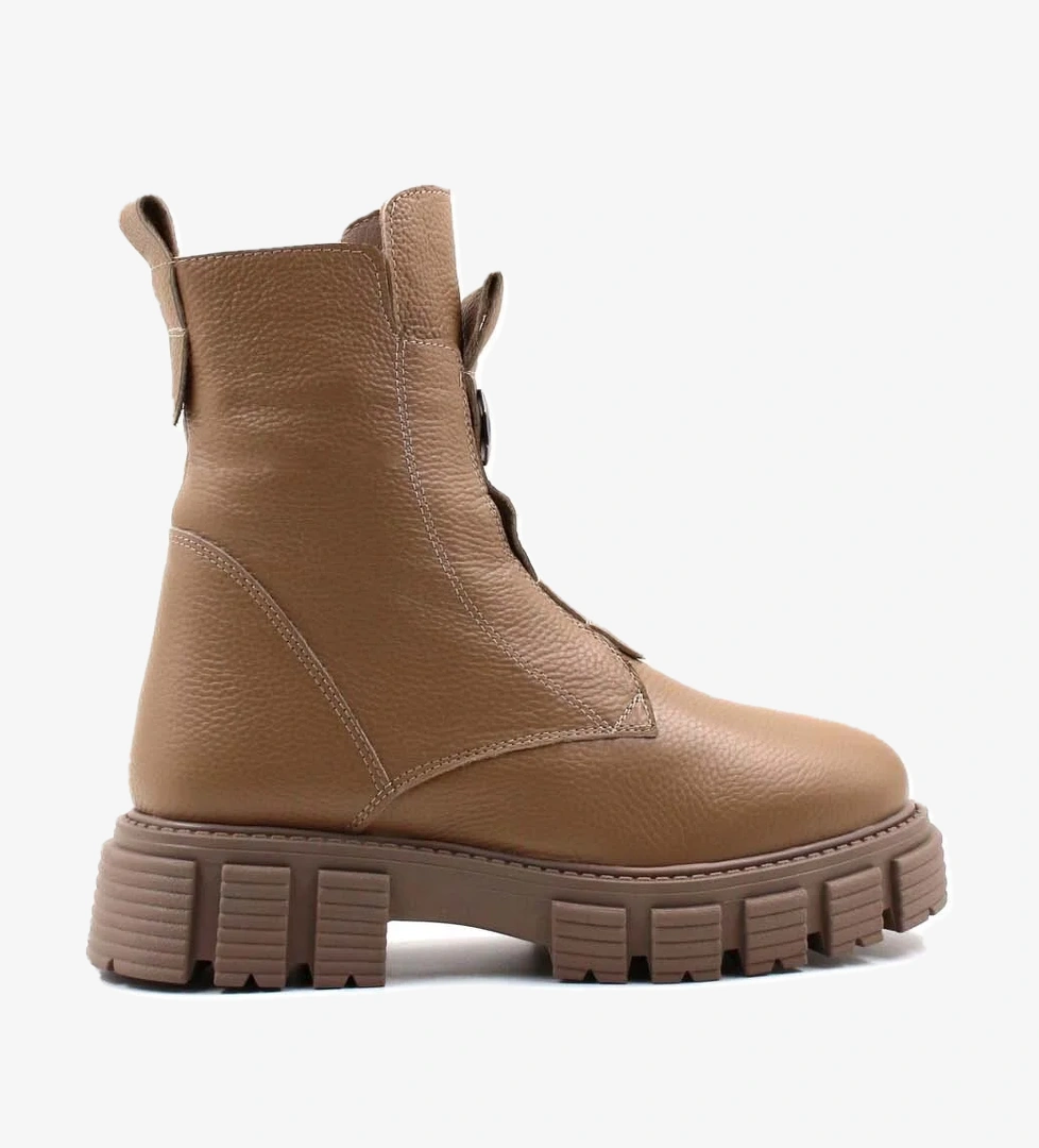 Fast Step Hakiki Deri Kürklü Kadın Klasik Bot 710KZA6005 model görseli