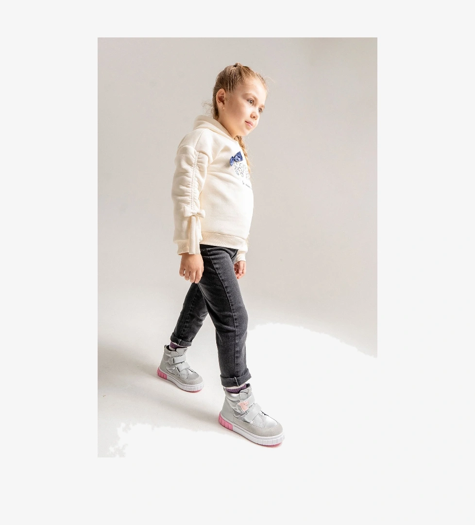 Mnpc Kız Çocuk Siyah Gri Hakiki Deri Anatomik Günlük Bot model görseli