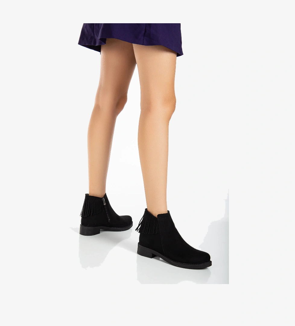 Kadın Siyah Süet Termo Taban Püskül Detaylı Fermuarlı Kısa Topuklu Bot