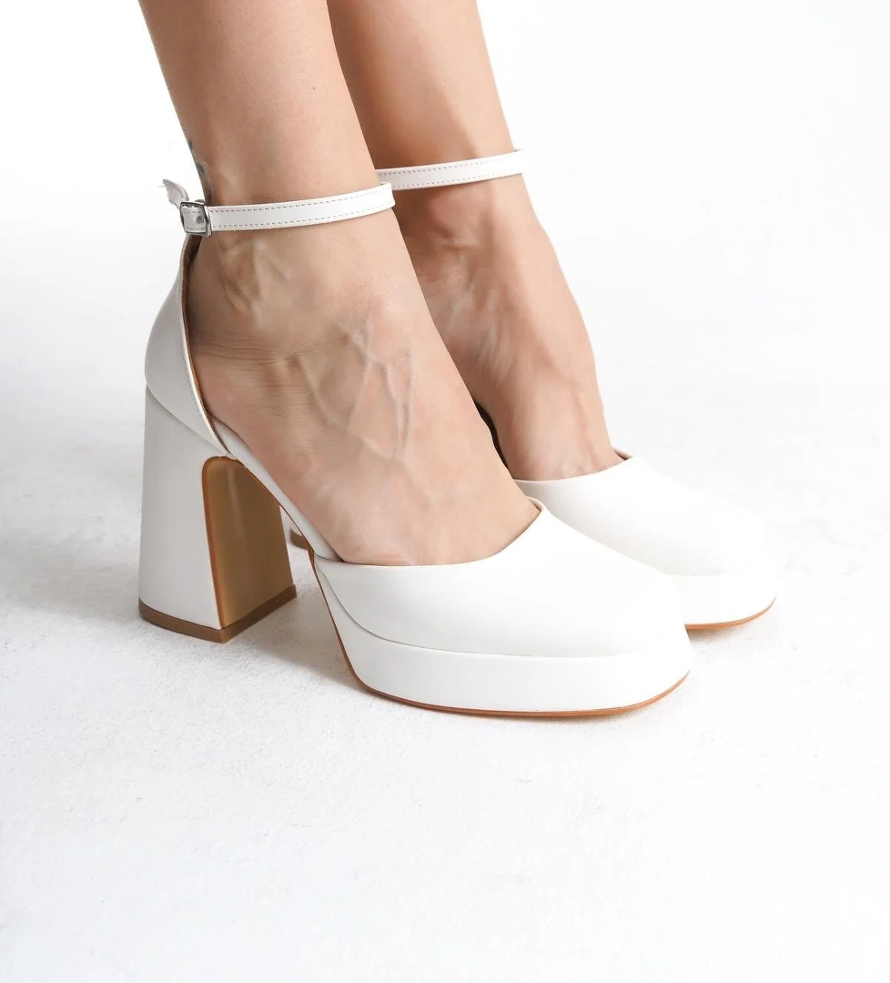 Bisse Gelin Nikah Düğün Ayakkabısı Beyaz Mat Deri Yüksek Platform Topuklu Kapalı Burun Topuklu Ayakkabı