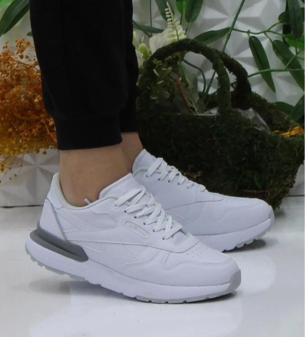 M.p 242 2045 Beyaz Rahat Orijinal Ürün Hafif Kadın Spor Ayakkabı model görseli