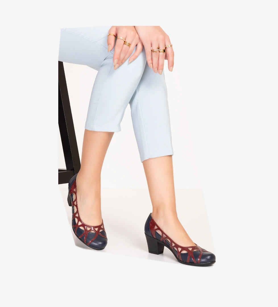 Gondol Kadın Hakiki Deri Yuvarlak Burun Topuklu Ayakkabı vdt.1640