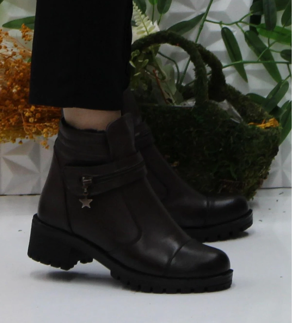 Mehmet Mete 42836 Kahve Orijinal Hakiki Deri İçi Kürklü Kaymaz Taban Kadın Bot model görseli