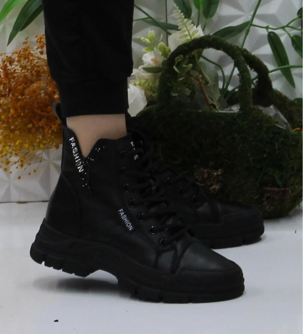 Fort Guja 24K310-14 Siyah Orijinal Ürün Yumuşak Esnek Kaymaz Taban Kadın Bot model görseli