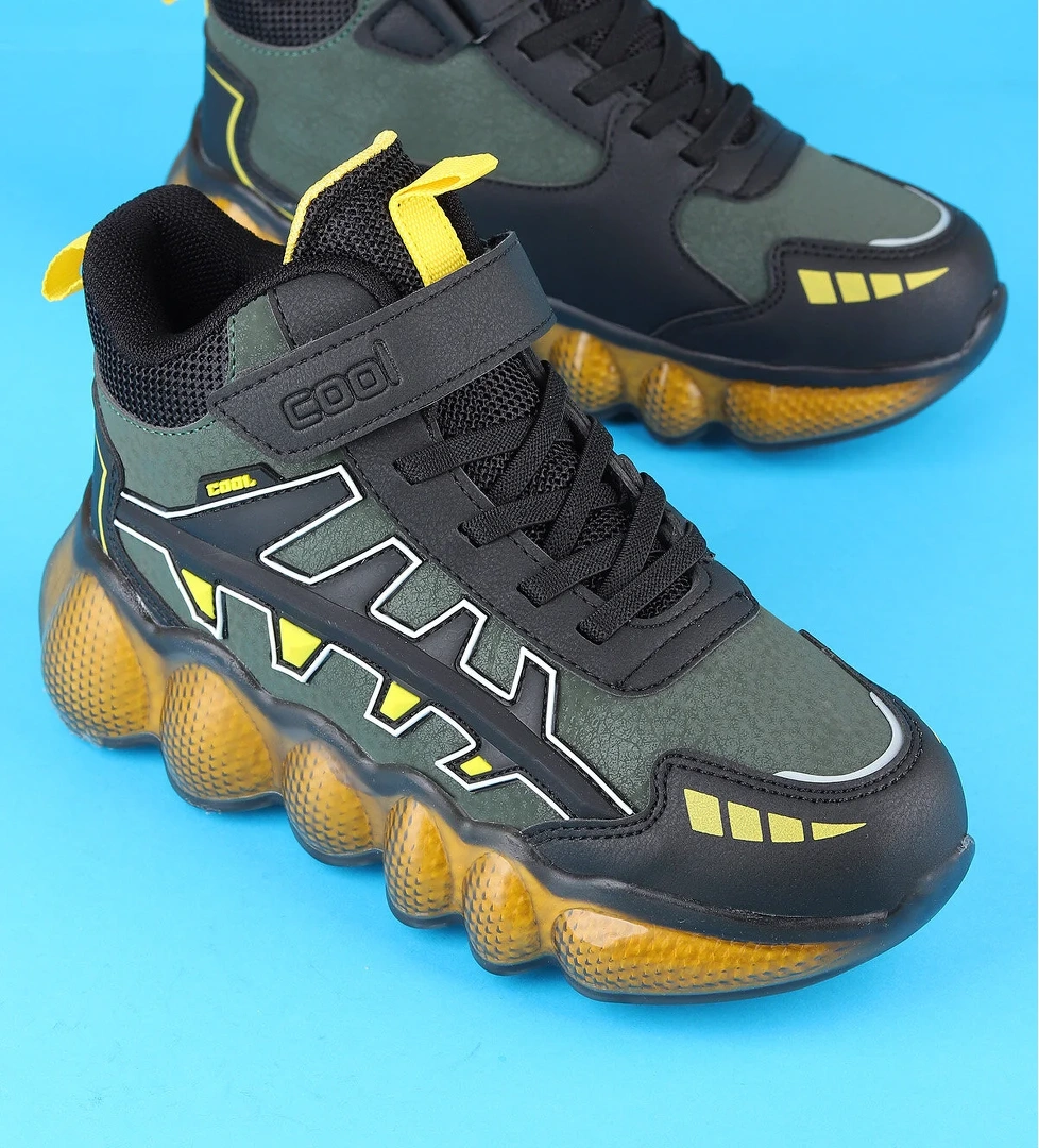 Vojo Ultra 2 Havalı Taban Ortopedik Cırtlı Erkek Çocuk Bot model görseli