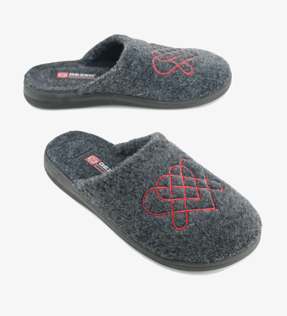 Kadın Kışlık Keçe Nakışlı Kalp Tasarım Ev Bahçe Terlik - Görsel 1