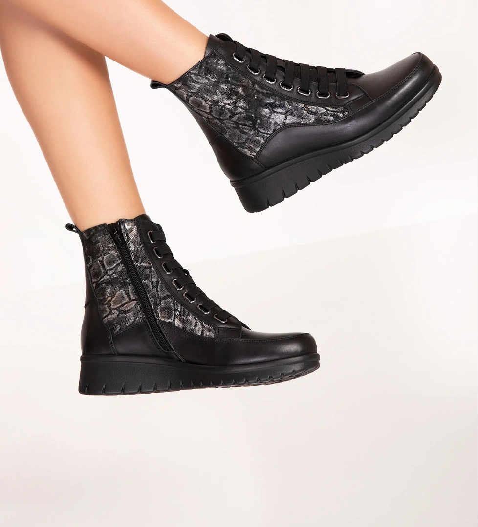 Gondol Kadın Hakiki Deri Yılan Detaylı Lastik Bağcıklı Bot elnr.5911 - Görsel 1