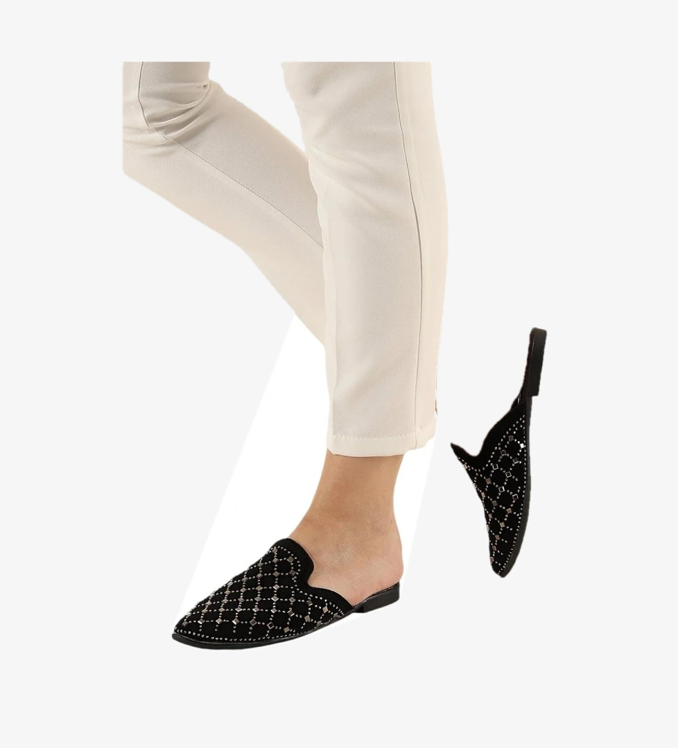 Süet Sivri Burun Taş Tasarımlı Kadın Terlik SİYAH - GÜMÜŞ