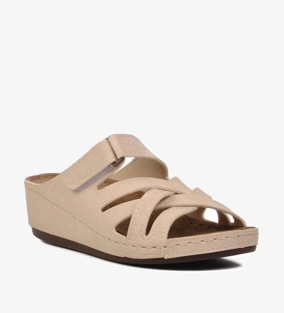 09-977 Bej Kadın Dolgu Topuk Terlik - Görsel 1