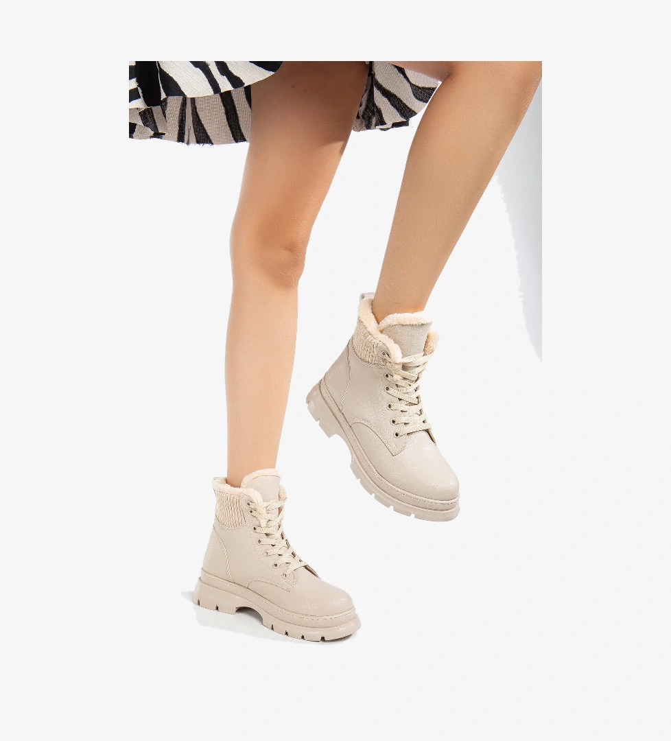 Tonny Black Kadın Bej Kalın Termo Taban Kürklü Bağcıklı Bot model görseli