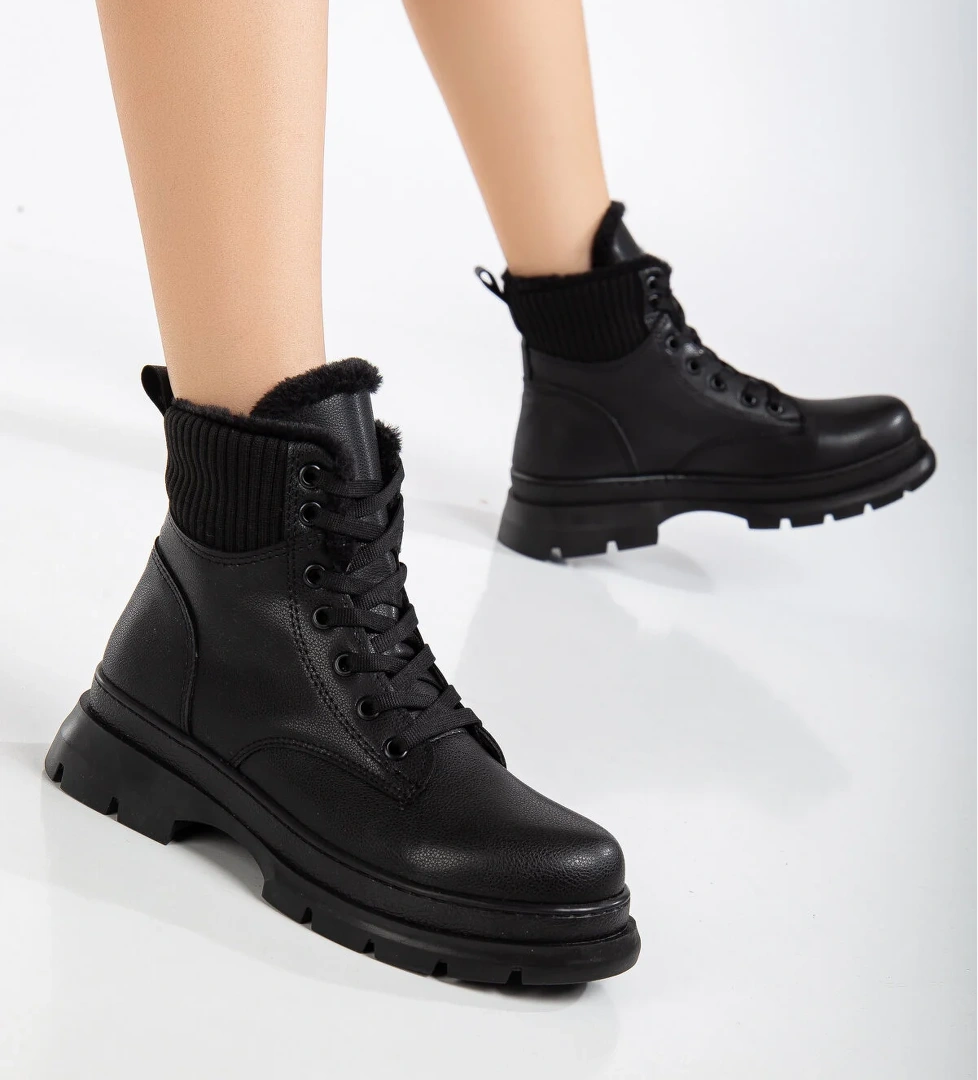 Tonny Black Kadın Siyah Kalın Termo Taban Kürklü Bağcıklı Bot model görseli