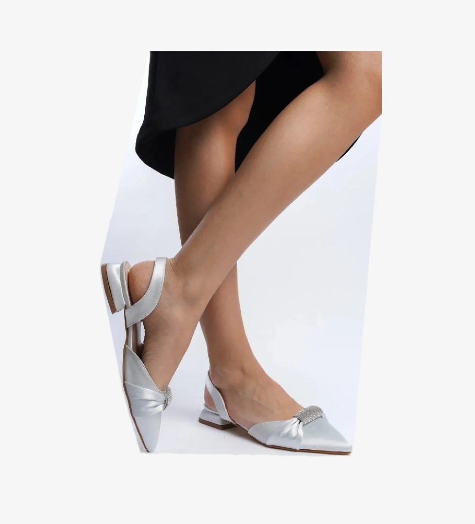 Feles Taş Detaylı Saten Babet Ayakkabı Kadın model görseli