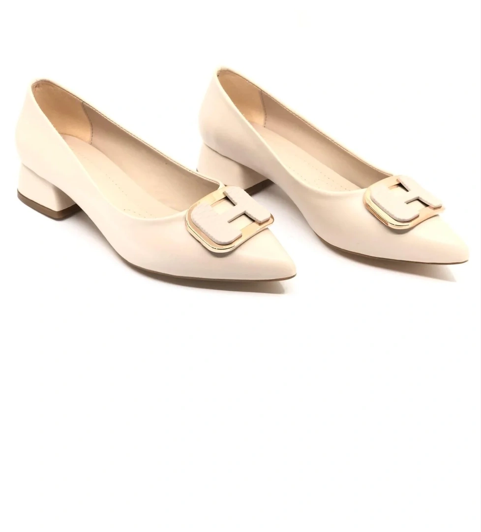 Toka Detaylı Kısa Topuklu Kadın Babet Ayakkabı