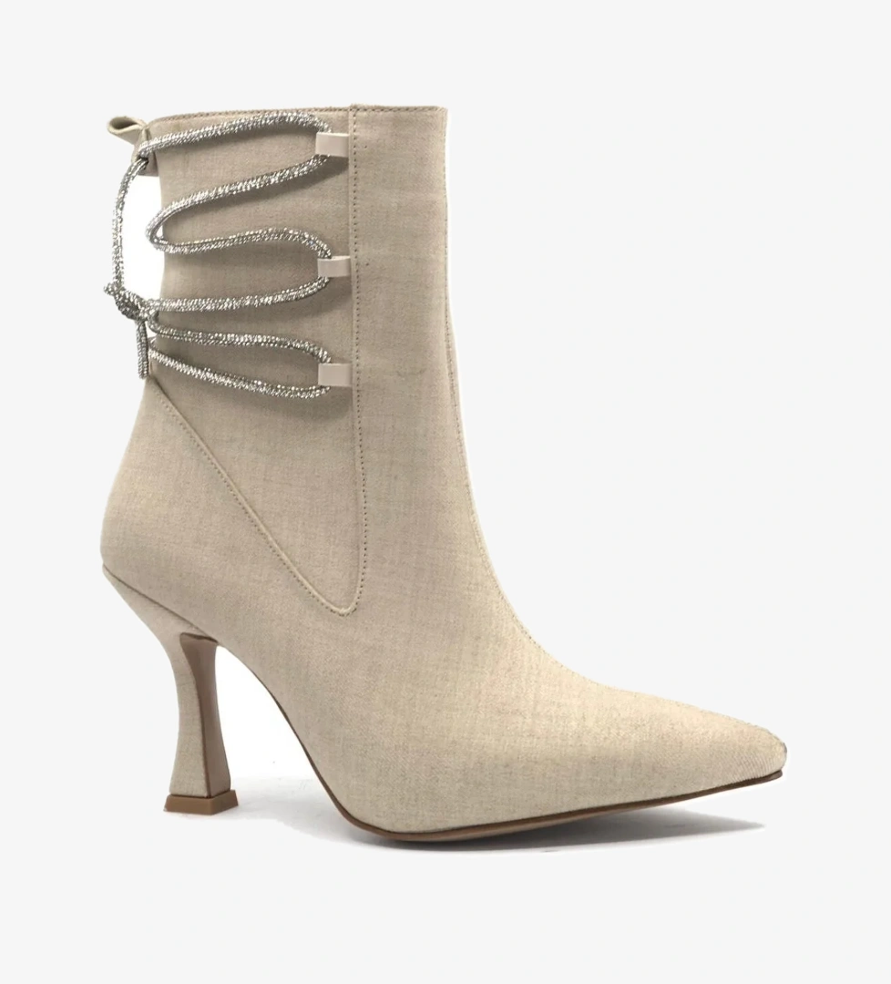 Arkası Taş Detaylı Topuklu Kadın Bot