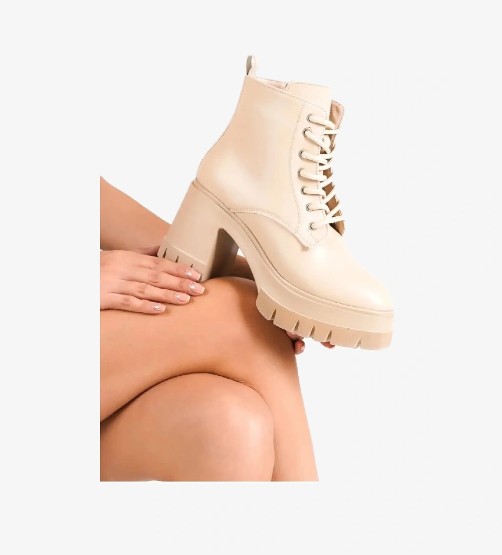 Yüksek Kalın Taban 9 cm Bağcıklı Kadın Bot