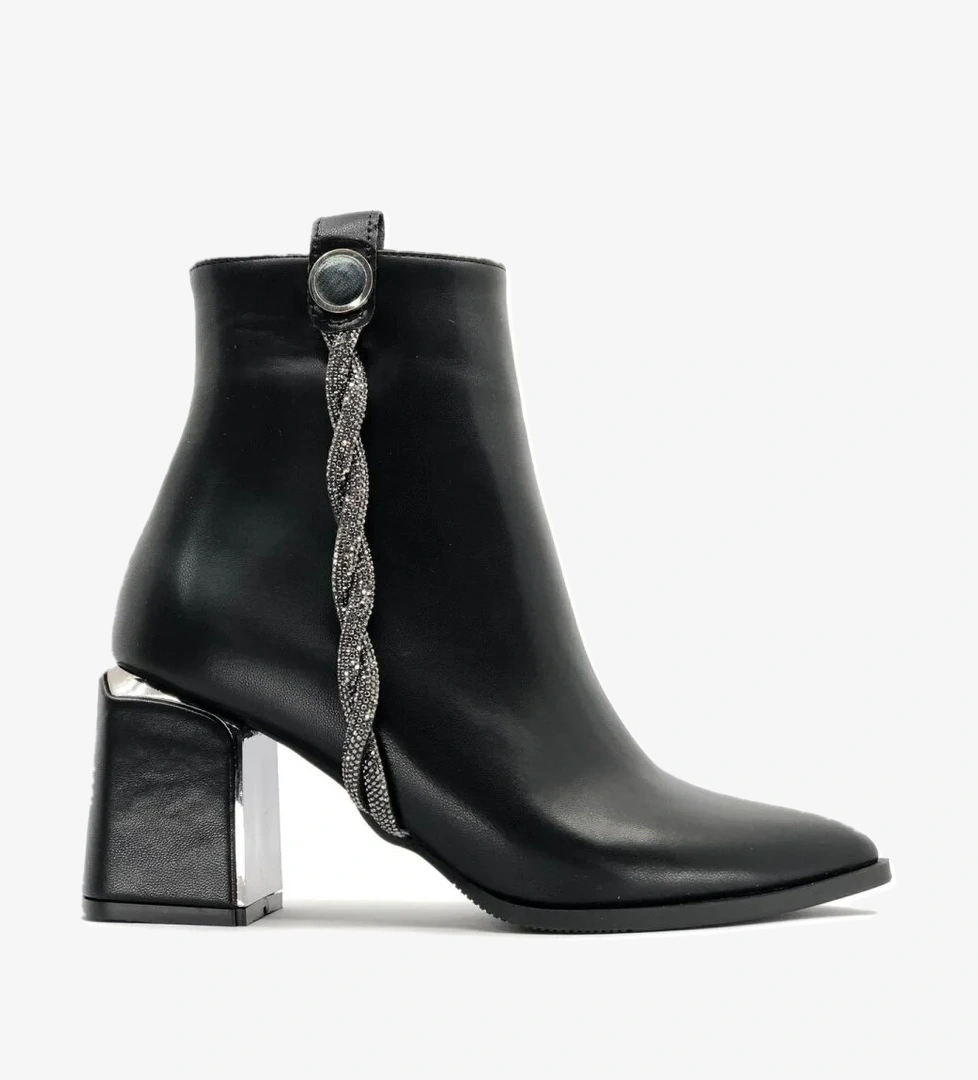 Burgu Şerit Taş Detaylı Klasik Kadın Bot