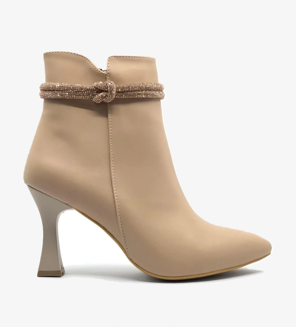 Düğüm Taş Detaylı Kadeh Topuk Kadın Bot