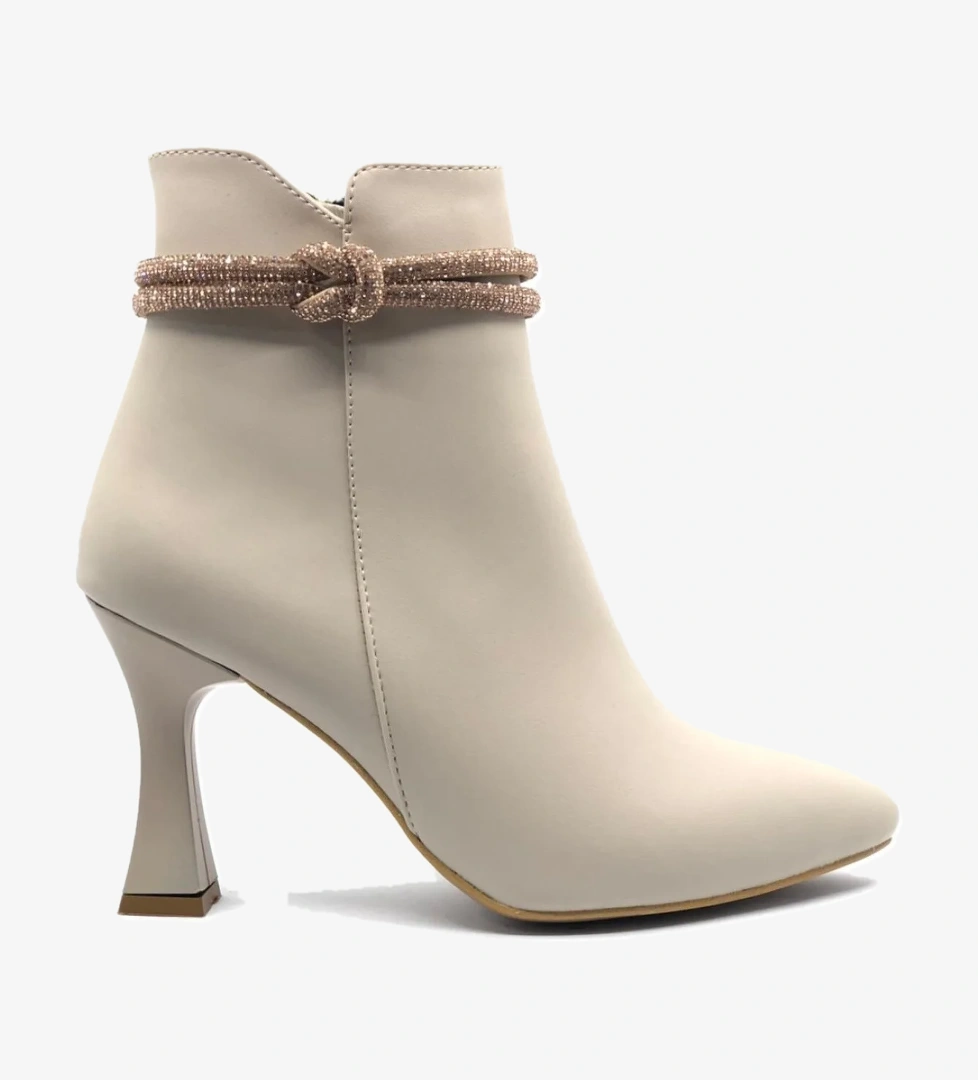 Düğüm Taş Detaylı Kadeh Topuk Kadın Bot