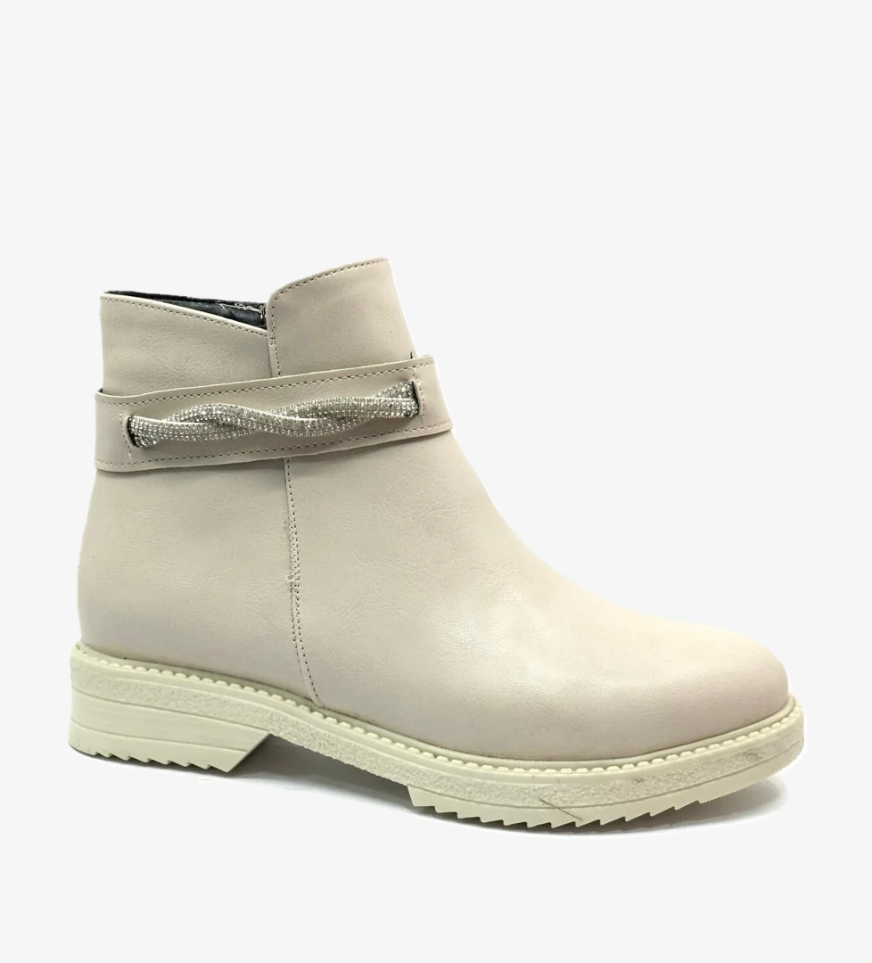 Taş Dekolteli Düz Kaymaz Taban Kadın Bot